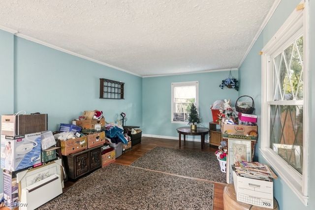 229 Hayes Avenue, Cuyahoga Falls, OH 44221