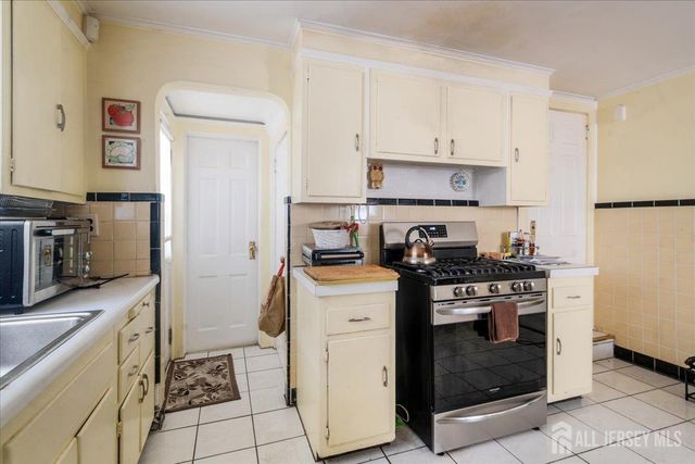 905 Stelle Avenue, Plainfield, NJ 07060