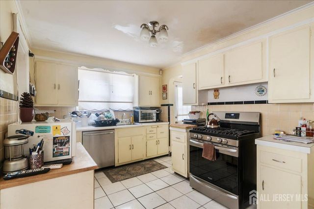 905 Stelle Avenue, Plainfield, NJ 07060