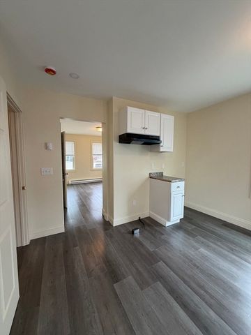 11 Exchange Ct 2, Waltham, MA 02451