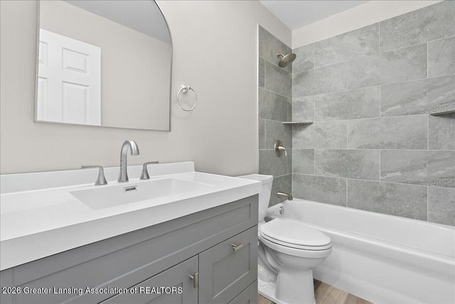 1320 Pompton Circle, Lansing, MI 48910