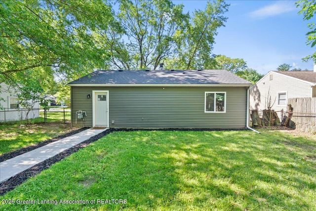 1320 Pompton Circle, Lansing, MI 48910