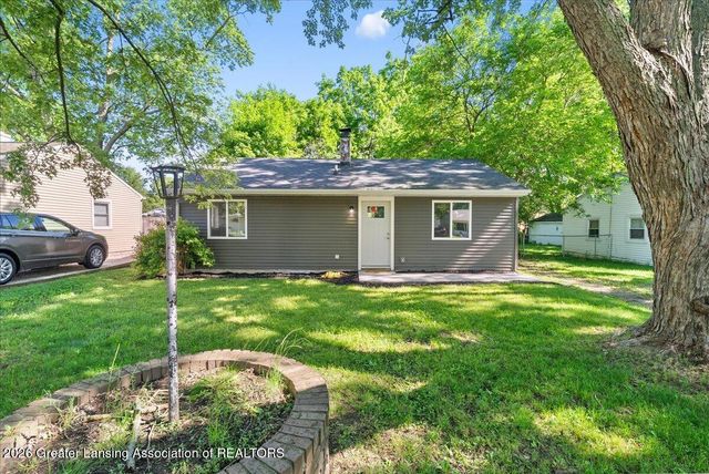 1320 Pompton Circle, Lansing, MI 48910