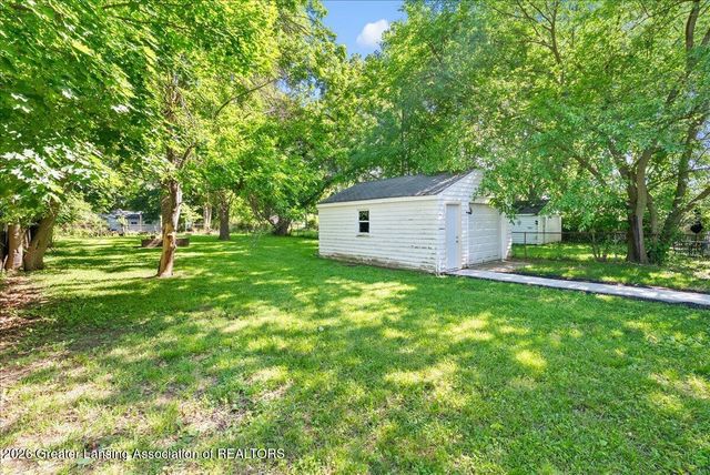 1320 Pompton Circle, Lansing, MI 48910