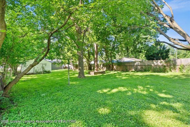 1320 Pompton Circle, Lansing, MI 48910