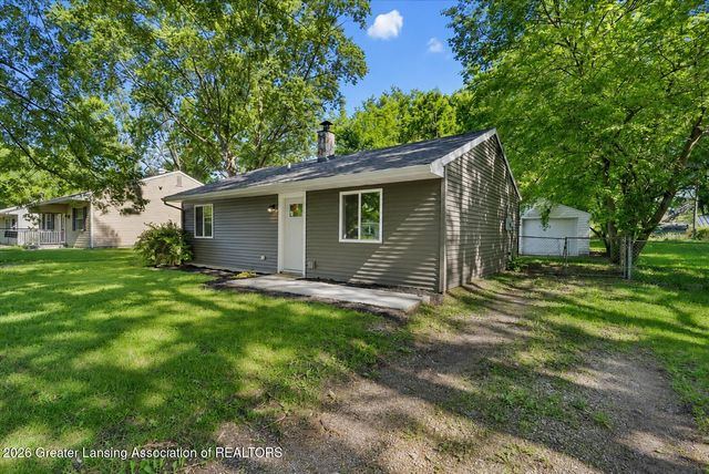 1320 Pompton Circle, Lansing, MI 48910