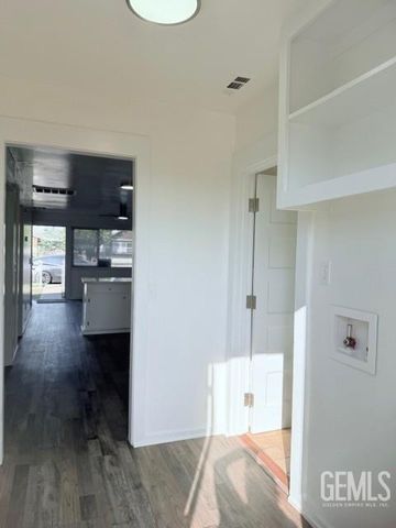 315 Lincoln Avenue, Bakersfield, CA 93308