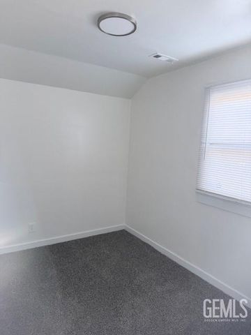 315 Lincoln Avenue, Bakersfield, CA 93308