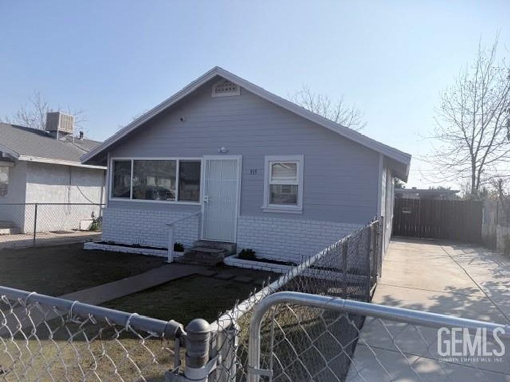 315 Lincoln Avenue, Bakersfield, CA 93308