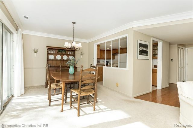 19710 W 13 Mile Road 101, Beverly Hills, MI 48025