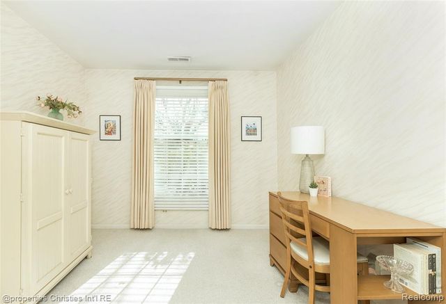 19710 W 13 Mile Road 101, Beverly Hills, MI 48025