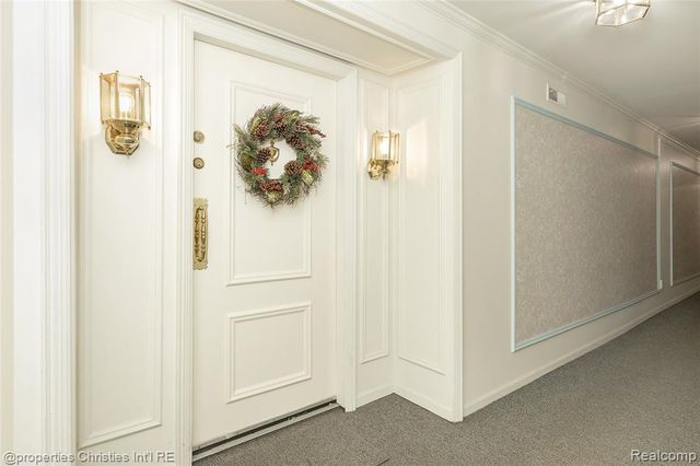 19710 W 13 Mile Road 101, Beverly Hills, MI 48025