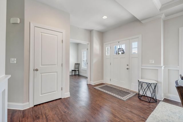 6880 Linn Cove CT, Roanoke, VA 24018