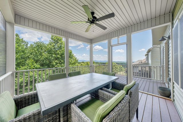 6880 Linn Cove CT, Roanoke, VA 24018