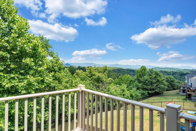 6880 Linn Cove CT, Roanoke, VA 24018