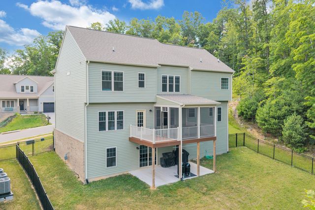 6880 Linn Cove CT, Roanoke, VA 24018
