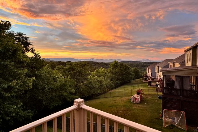 6880 Linn Cove CT, Roanoke, VA 24018