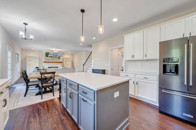 6880 Linn Cove CT, Roanoke, VA 24018