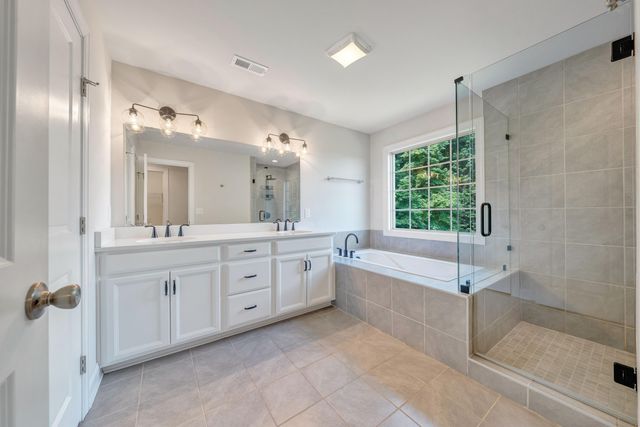 6880 Linn Cove CT, Roanoke, VA 24018