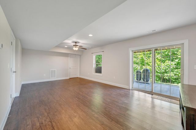 6880 Linn Cove CT, Roanoke, VA 24018
