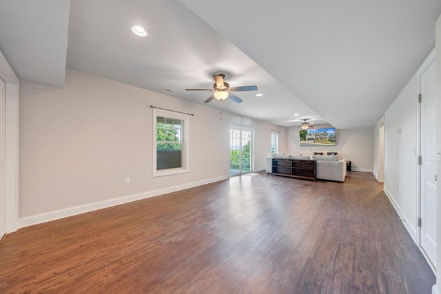 6880 Linn Cove CT, Roanoke, VA 24018