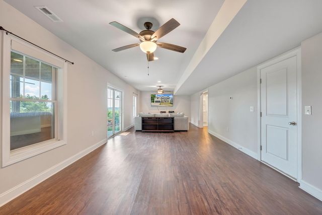 6880 Linn Cove CT, Roanoke, VA 24018