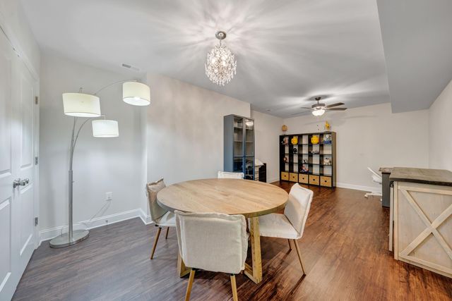 6880 Linn Cove CT, Roanoke, VA 24018