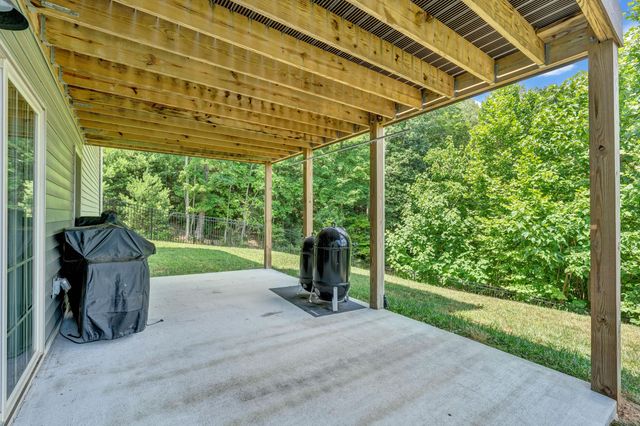 6880 Linn Cove CT, Roanoke, VA 24018