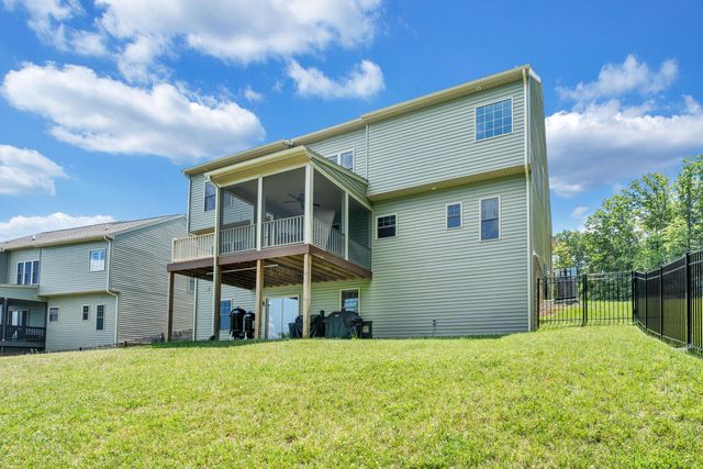 6880 Linn Cove CT, Roanoke, VA 24018