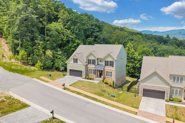 6880 Linn Cove CT, Roanoke, VA 24018