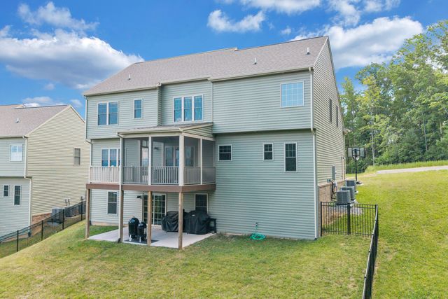6880 Linn Cove CT, Roanoke, VA 24018