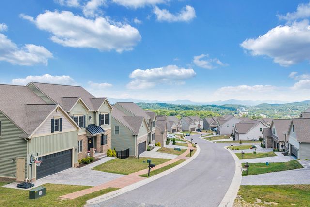 6880 Linn Cove CT, Roanoke, VA 24018