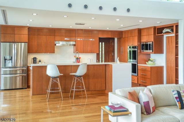 588 Longview Rd, South Orange Village Twp., NJ 07079