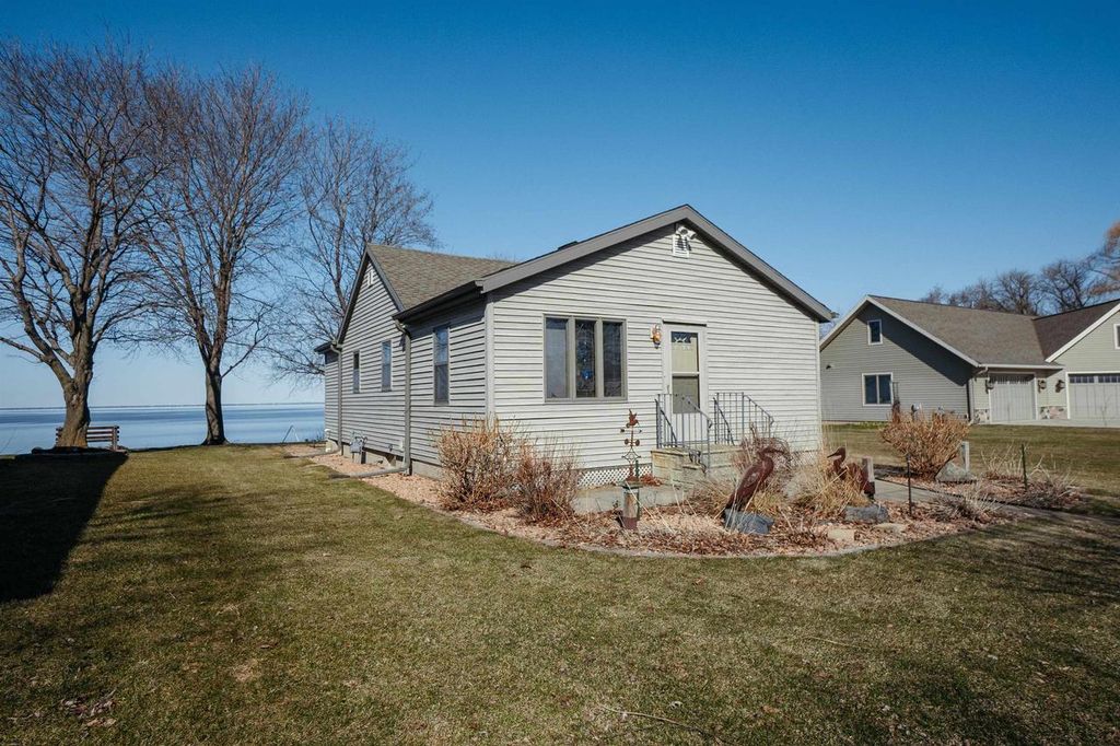 937 PARAMOUNT DRIVE, Chilton, WI 53014