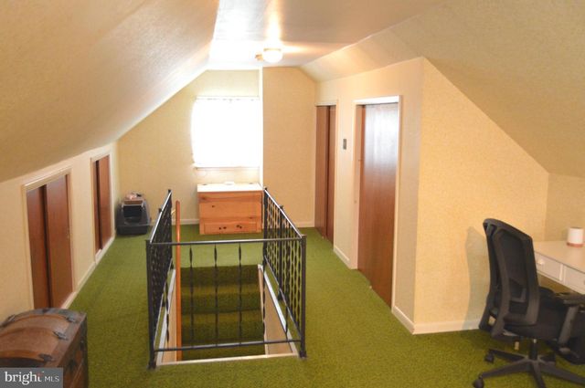 2120 PETERS RD, Reading, PA 19601