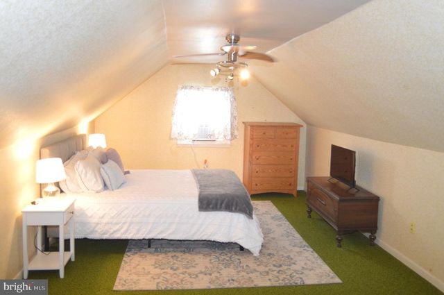 2120 PETERS RD, Reading, PA 19601