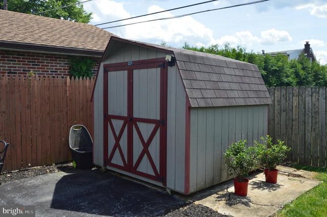 2120 PETERS RD, Reading, PA 19601