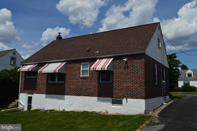 2120 PETERS RD, Reading, PA 19601