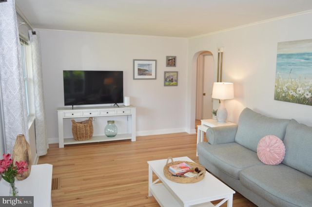 2120 PETERS RD, Reading, PA 19601