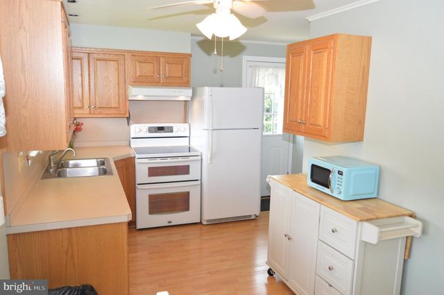 2120 PETERS RD, Reading, PA 19601