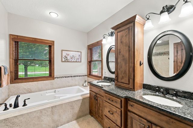 4558 William Drive, Waterloo, IA 50701