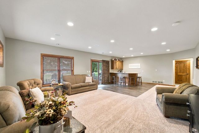 4558 William Drive, Waterloo, IA 50701