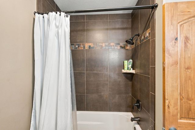 4558 William Drive, Waterloo, IA 50701