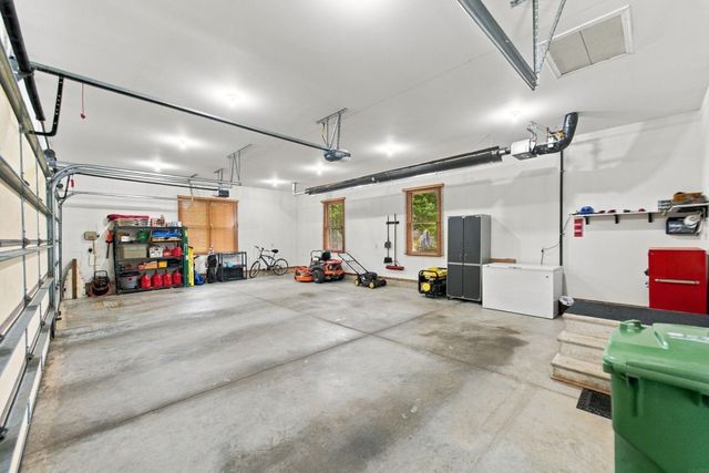 4558 William Drive, Waterloo, IA 50701