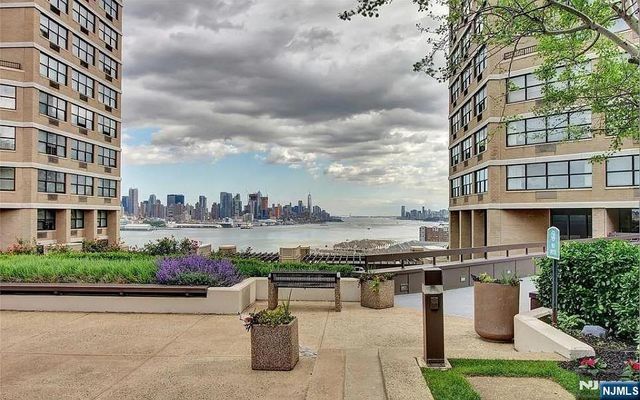 7004 Boulevard East 7C, Guttenberg, NJ 07093