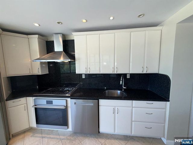 7004 Boulevard East 7C, Guttenberg, NJ 07093