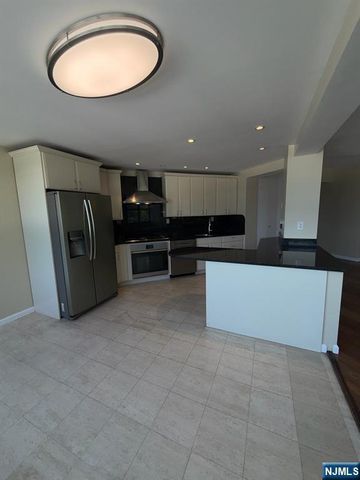7004 Boulevard East 7C, Guttenberg, NJ 07093