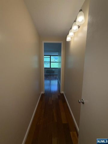 7004 Boulevard East 7C, Guttenberg, NJ 07093