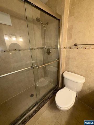 7004 Boulevard East 7C, Guttenberg, NJ 07093