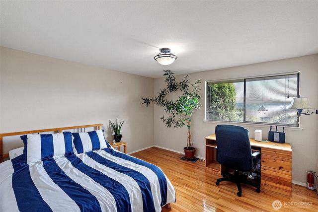 6802 Rainier Avenue, Gig Harbor, WA 98335